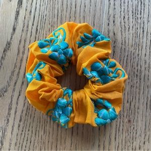 Scrunchie Embroidered - NEW